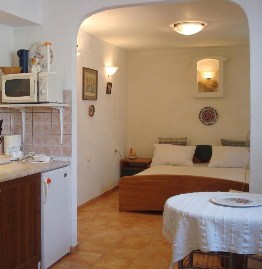 קרק Apartments With A Parking Space Krk - 11646 מראה חיצוני תמונה